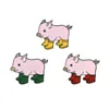 Piggy in stivali da pioggia Spilla a forma di cartone animato Maiale rosa Distintivo a goccia Smalto duro Collezione di spille Colletto con bottoni Decor Borsa Giacca per bambini Cappello di jeans RRE12126