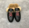 2022 Scarpe firmate classiche pantofola Mocassini in lana 100% Muller slippes1 con fibbia Sandali da donna moda Ladies Casual Fur Flats Pantofole piedi caldi con scatola