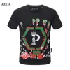 New Phillip Plain Men Designer PP Skull Diamond T-shirt Kortärmad Dollar Brun Bär Märke Tee O-Neck Högkvalitativa Skulls Tshirt Toppar P828