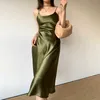 Luxe Brillant Femme Robe Satin Sans Manches Spaghetti Sangle Vert Champagne Noir Sexy Élégant Été Clubwear Robes 210608