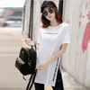 FEKEHA T-SHIRT SUMPLEIRA MULHERM LADE SPLIT SEXY LONG LONG Women Women Letter Print Black White Cotton Harajuku Tops 210311