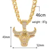 Hängsmycke Halsband Fashion Kuba Men Hip Hop Full Rhinestone Bull Head Halsband Sparkling Out Gold Punk för pojkvängåva