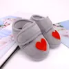 First Walkers Born Baby Chaussettes Chaussures Toddler Love Heart Peluche Coton Confort Doux Anti-slip Warm Infant Berceau