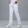 Moda Streetwear Pantaloni in denim bianco morbido Pantaloni larghi da uomo Jeans slim fit Pantaloni da lavoro classici Casual e semplici Homme 211108