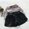 Sommer Casual Frauen Bottoms Frauen Satin Shorts Faux Seide Shorts Shiny Glitter Breite Bein Kurze Hose Mittlere Taille 914-A079 210611