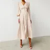 Robes décontractées Femmes Midi Robe Silk Satin 2021 AUTUMNE LONG LONG Vneck High Taist Solid Fashion Bureau Lady Elegant Female Robe2234835