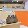 2022 Kvinnor Fashion Classic Premium varumärke Evening Bags Mini Shoulder Bag Top Quality Enkel och söt storlek: 18*12