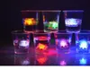 En gros LED Party Lights Carré Couleur Changeante LED glaçons Glowing Ice Cubes Clignotant Clignotant Nouveauté Party Supply ampoule