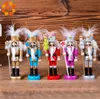 5 stks Creatieve Handgemaakte Nootkraker Puppet Desktop Geschenken Speelgoed Decor Hout Kerst Ornamenten Tekening Walnuts Soldaten Band Dolls Y201020