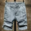 Jeans pour hommes Short en denim rayé bleu clair Hommes 2021 Style de mode d'été Vintage Streetwear Longueur au genou Casual Straight Cargo Short