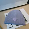 Cappello da lavoro a maglia da donna con lettere triangolari invertite Cappelli da melone di melone da maschere da uomo.