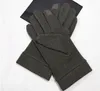 2021 Design Dameshandschoenen voor Winter en Herfst Kasjmier Mittens Handschoenen met mooie Bont Ball Outdoor Sport Warm Winterhandschoenen 5626