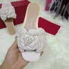 2021 Nya kvinnor tofflor mode Blomblad i äkta läder Tofflor Flip Flops Sandaler Dam Casual Flat Slides med låda stor storlek35-45