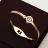 Luxury Brand Love Roman Crystal Charm Armband Kvinnor Smycken Guldfärg Hål Romerska Numraler Bangle Armband B023 Q0719