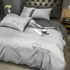 Luxuri Bedding Set Bed Sheet Duvet för Home Duvet Cover Set Sov Linne Engelska Alfabet Broderi Quilt Cover 211007