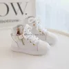 Nya barnskor High-Top Canvas skor för pojkar och flickor Sneakers Spring and Autumn New White Black Single Barn Shoes Boots G1025