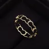 Brinco de gota de forma redonda de qualidade luxuosa com design oco para mulheres anel de presente de joias de casamento tem caixa de selo ps3972