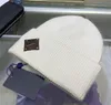 高級ファッションストリートハットメンズデザイナーニットハット暖かいデザイナービーニーソリッドカラーキャップファッションウールの帽子の固体屋外キャップ