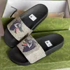 Tasarımcı Sandallar Mens Slaytlar Kauçuk Terlik Kadın Ayakkabı Plaj Flip Flops 2024 Kutu 311
