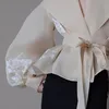TWOTWINSTYLE Vintage Organza Frauen Bluse Revers Kragen Spitze Up Bogen Laterne Langarm Hit Farbe Hemd Weibliche Mode Flut 210302