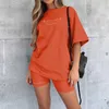 Darlingaga Casual Letter Print Workout Two Piece Set Tracksuit Kvinnor Sommar Oversized Tshirt och Biker Shorts Matching Sets T200722