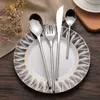 18/10 Rostfritt stål Servering 24-bitars koreansk stil Lyxig Solid Silver Cutlery Toppknivar Matskedar Gafflar För Mat 210928