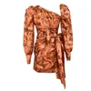 Nieuwe lente 2022 jurk Franse diagonale schouder onregelmatig geplooide boog lange mouwen hip wrap jurken Y1212