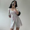 Korejpaaの女性のドレス韓国のファッションシックな夏染めたプリントスクエアカラープリーツウエストシングル胸バブルスリーブドレス210526