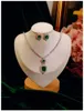 Kadınlar için Takı Setleri S925 Ayar Gümüş Zümrüt Gemstone Küpe Köpüklü Kolye Klasik Güzel Mücevherat Bırak