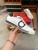 Moda uomo casual scarpe firmate lettera scolpita stringata in pelle nera bianca Scarpe da uomo di lusso streetwear nave veloce