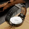 Oulm 9591 Mężczyzna kwarcowy Top Marka Luksusowy Skórzany Pasek Sport Wristwatch Dwie strefę Unikalna Design Duże męskie zegarki G1022