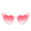 Lunettes de soleil design Femmes Plastique Mode Soleil Vintage Lesuire Shades Cool Street Decoration Party Eyewear