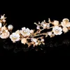 Hårklämmor Barrettes Luxury Shell Flower Pearl Ornaments Heads for Fashionable Women leder handlingsrollen som bröllopstillbehör ML