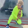 OMSJ NEON Green Solid Tracksuit Femmes 2 pièces Sets Pantalons de tenue décontractés Suit à manches longues Streetwear Femme 220315