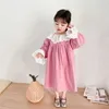 Оптовый корейский стиль весенние девочки платья кружева Питер Pan воротник слойки принцесса девушка одежда E9035 210610