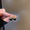 Sydkorea Elegant Enkel Kall Vind Örhängen Micro Inlaid Zircon Kärlek full av diamant temperament svart