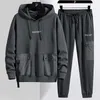 Wiosna Jesień Multi-kieszenie Plus Rozmiar Dres Mężczyźni Streetwear Black Grey Pullover Hoodie + Spodnie 2 sztuki Zestaw Mężczyzn Sportowy Garnitury 211222