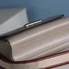 2021 Высочайшее качество Сумка для Crossbody Кошелек дизайнер Женщины Сумки на ремень Мода Гладкая коровьей Вышитый ремень Твист Блокировка Съемная Ручка Роскошные Сумки