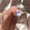 anel de diamante oval de ouro rosa