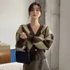 Kadın Düğmeleri Kadın Tees 2022 Koreli Sonbahar ve Kış Basit Moda Damalı Tahıl İnce V-Beeck Uzun Kollu Kazak hırka
