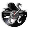 壁時計ブラックスワンレーザーエッチレコードシャドウアートクロックCygnusの家の装飾動物のアートワークの装飾的な静かな腕時計