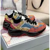 디자이너 신발 Rhyton 스니커즈 베이지 색 남성 트레이너 빈티지 고급 카우스 레이디 신발 디자이너 스니커즈 크기 35-45 MKAAA50001