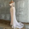 Robe de mariée Sirène élégante à une épaule Dentelle Appliques Robe de mariée sur mesure Plancher Grace Longueur Graceful Robes de Mariée