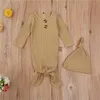 One Persent Fashion Solid Color Baby Quilt and Hat Lange Mouw Born Wrap Comfort Slaapzak Cap Set Kids Beddengoed 211023