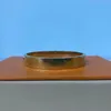 Designer smycken Bangle Rose Gold Silver Silver Rostfritt stål Lyxigt Simple Cross Mönster Buckle Jewelry Women Mens Armband med Box232P