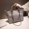 Worki wieczorowe Kobiety Torba Torba Moda Płótno Duże Handbag Łańcuchy Ramię Damskie Messenger Zakupy