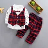 2020 Autumn Boys Fashion Clothes Set Cartoon Penguin Long Sleeve Shirt Vest Pants 3-Piece Set Plaid Casual Kids Set X0802