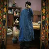 Johnature الأزرق النمط الصيني فساتين النساء الربيع الجلباب حامل زر الكتان طويلة الأكمام خمر النساء الملابس الناعمة اللباس 210521