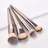 Pennelli per trucco spazzole per il trucco di champagne impostati per basamento in polvere di pentola in polvere di base cosmetica Mesolio per trucchi per farti blush utensili Q240507