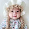 Stil barn baby flicka hink hatt hår pigtail fläta wig cap vinter varm stickade spädbarn barn flickor hattar kepsar ruffled vit 210713